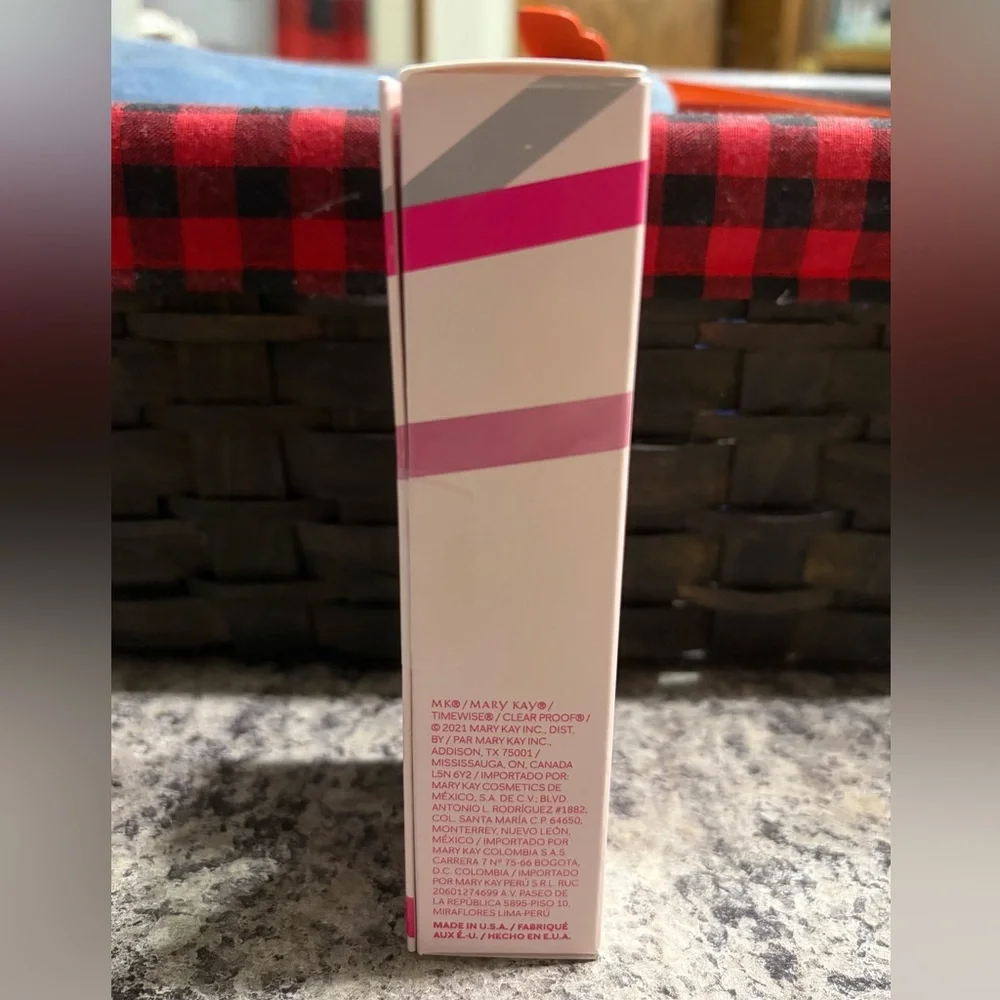 Mary Kay Masking Minis - TimeWise Renewing Gel Mask & ClearProof Charcoal Mask